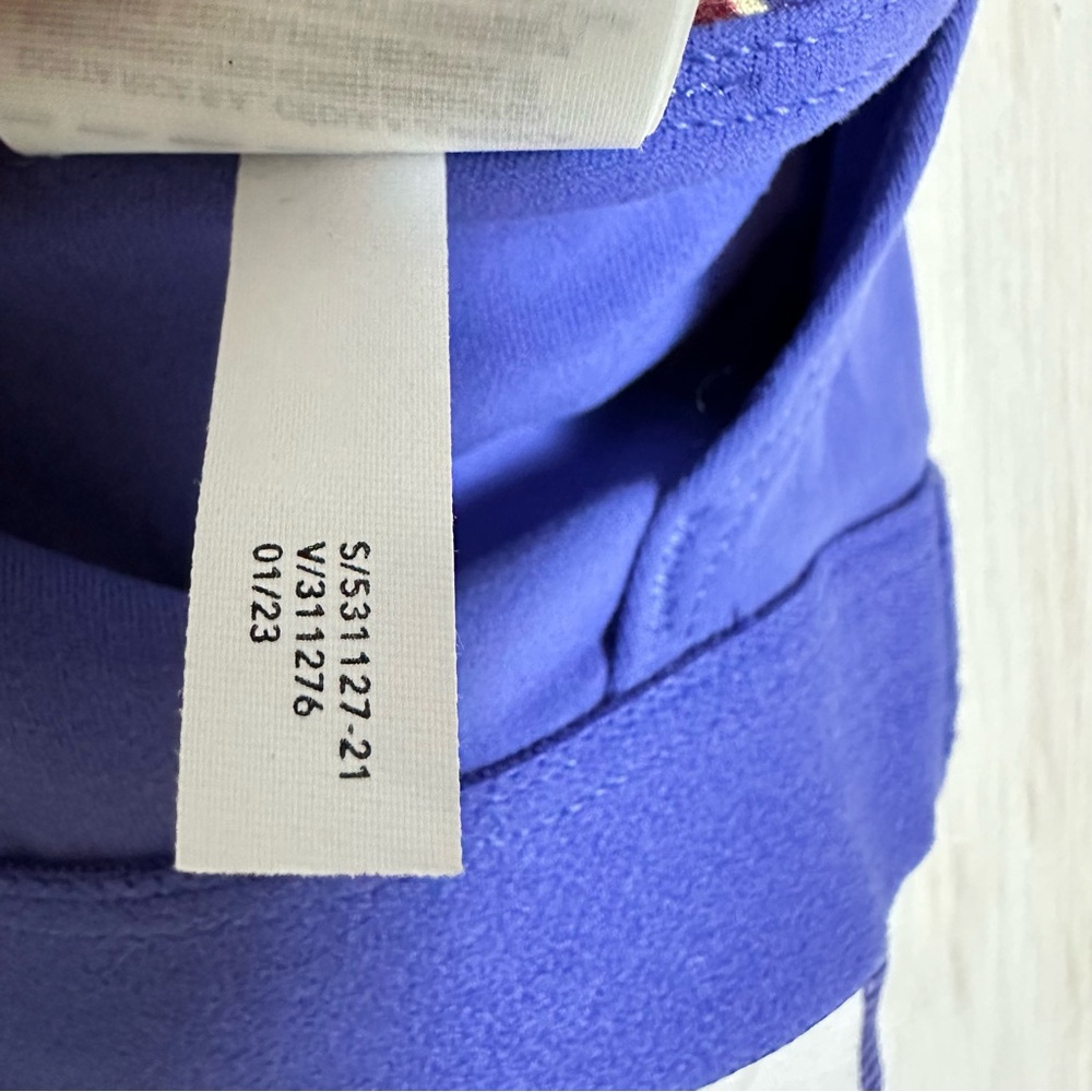 Athleta Conscious Crop‎ Top Blue Purple Floral Removable Pads NWT Bra Small - Picture 9 of 11